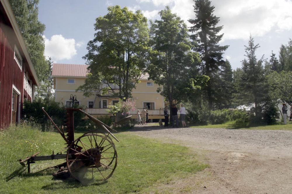 Tuhannen Tarinan Talo Kannuskoski Exterior photo